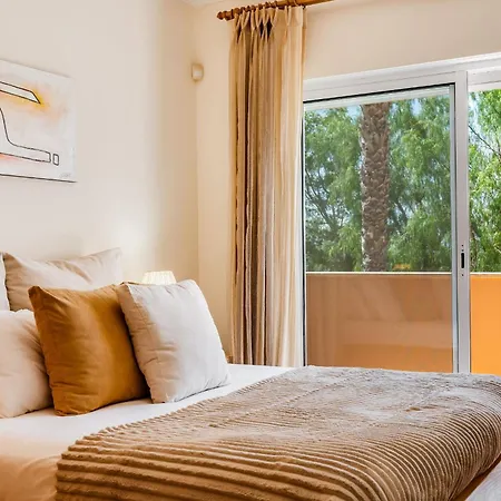 Prázdninový dům Sunny 2bdr House Near Ferragudo By Lovelystay