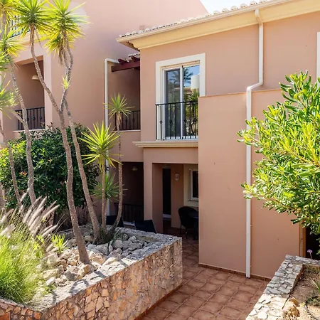 펜션 Sunny 2bdr House Near Ferragudo By Lovelystay