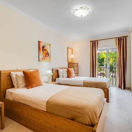 Sunny 2bdr House Near Ferragudo By Lovelystay