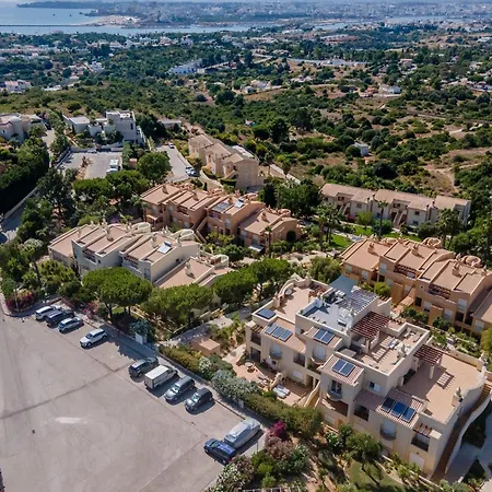 펜션 Sunny 2bdr House Near Ferragudo By Lovelystay 에스톰바